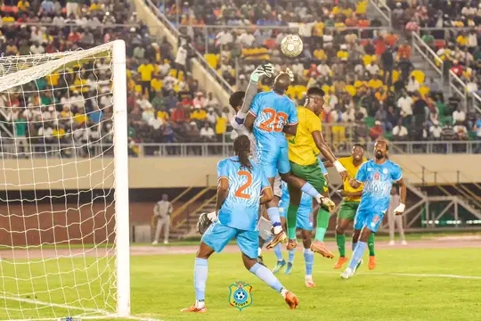 Les Léopards de la RDC face au Zimbabwe lors des éliminatoires de la CAN 2027 à Harare.