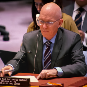 James Swan, chef de la MONUSCO, lors de sa mission dans l’Est de la RDC.