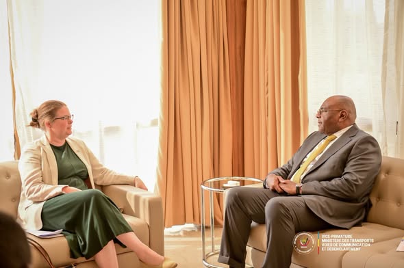 Jean-Pierre Bemba reçoit Zoé Ware, ambassadrice du Royaume-Uni en RDC, le 8 octobre 2026.