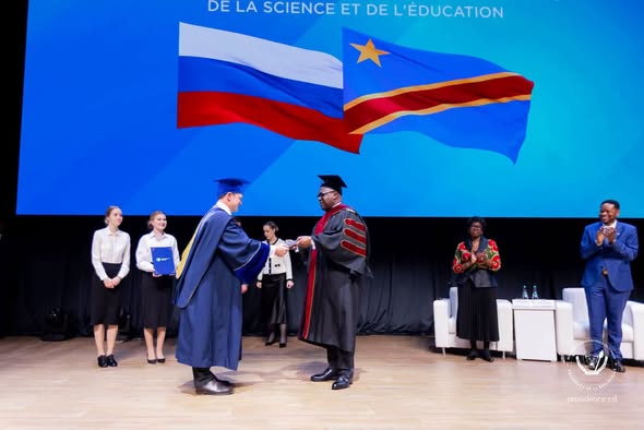 Tshisekedi honoré à Moscou dans l'université Lumumba : décryptage des ambitions russes, des enjeux diplomatiques et de la souveraineté congolaise.