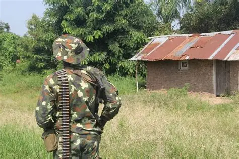 Miliciens Mobondo arrêtés à Kwamouth après l'assassinat présumé d'un homme à Mbutie.