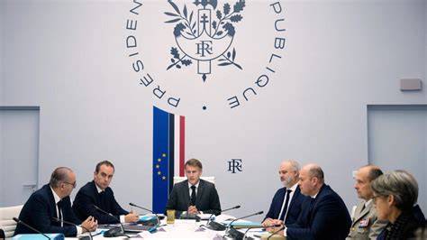 Emmanuel Macron préside une réunion du Conseil de sécurité à l’Élysée le 22 octobre 2026.