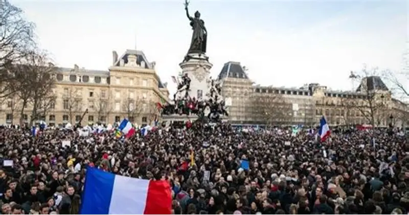 Manifestations contre la vie chère en Europe et inégalités d'accès aux loisirs.