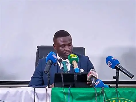 Seth Kikuni défend l’héritage sécuritaire de Joseph Kabila lors d’un échange politique sur la situation en RDC.