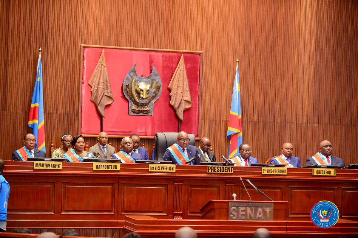 Jean-Michel Sama Lukonde lors d’une séance plénière du Sénat consacrée aux immunités parlementaires de Carole Agito Amela.